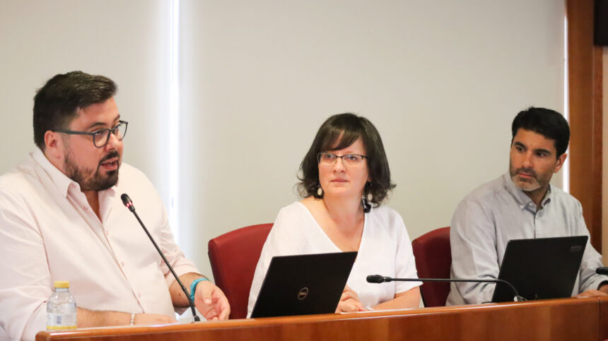 Xabier P Igrexas Ana Martinez e Filipe Abalde no Pleno de Vigo