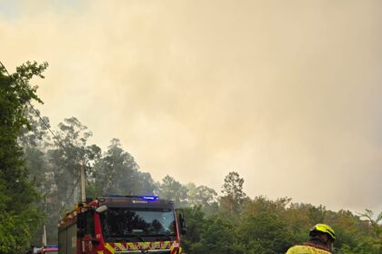 BOMBEWROSA PONTEAREAS NO INCENDIO DE NOGUEIRA