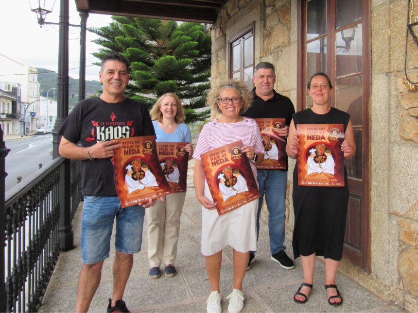 CARTEL FESTA PAN Panaderias participantes alcalde e concelleira de Turismo en segundo plano