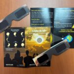 Gafas e diptico informativo eclipse