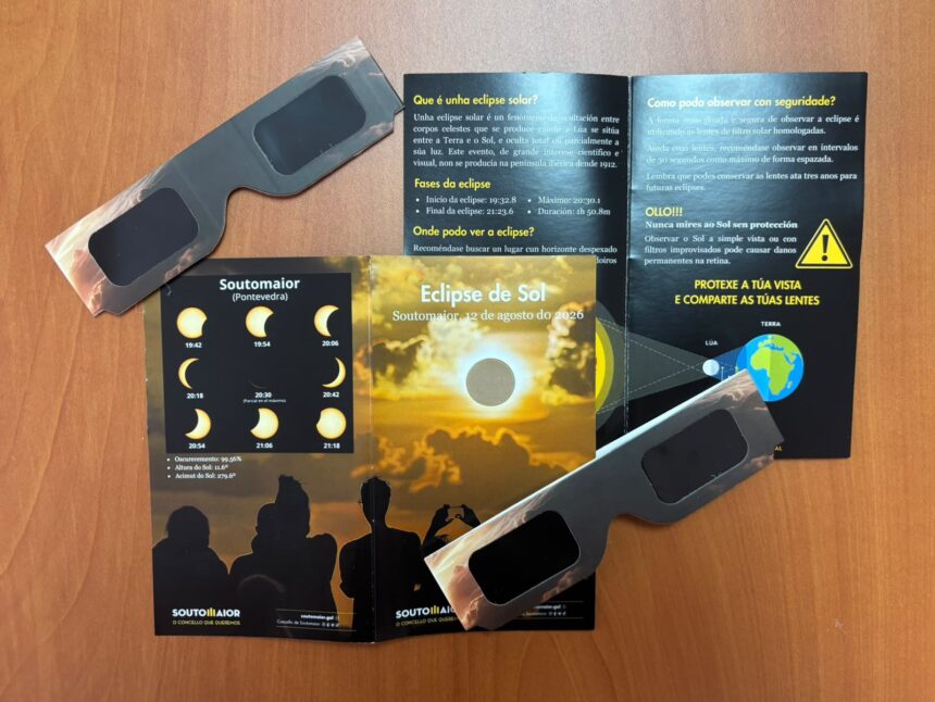 Gafas e diptico informativo eclipse