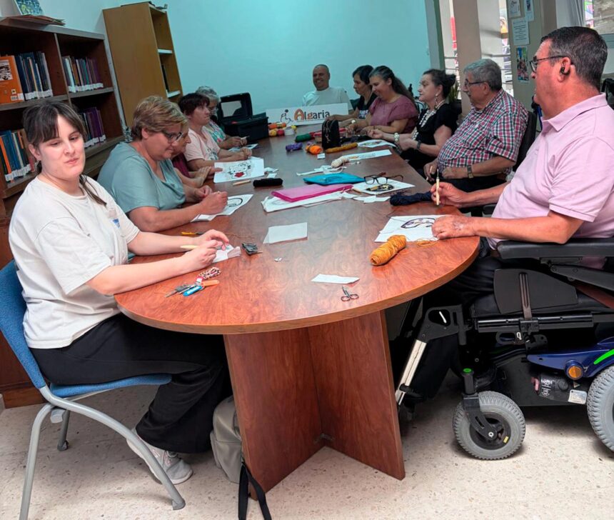 AyGcSXxjJp actividade da asociacion algaria de realizacion de tapices15x
