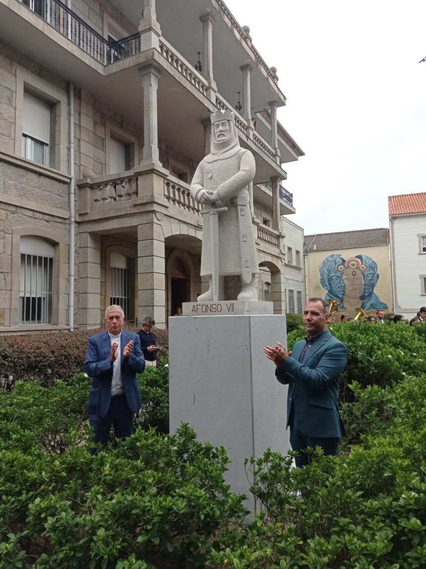 Estatua descuberta