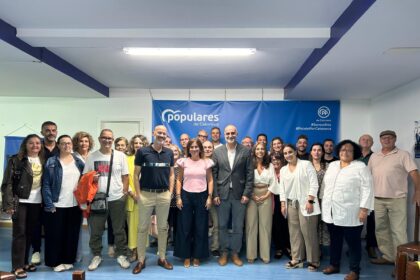 Foto reunion xestora Celanova candidata Ana Antorrena