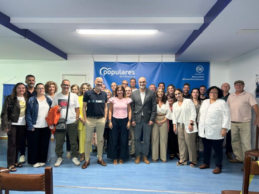 Foto reunion xestora Celanova candidata Ana Antorrena