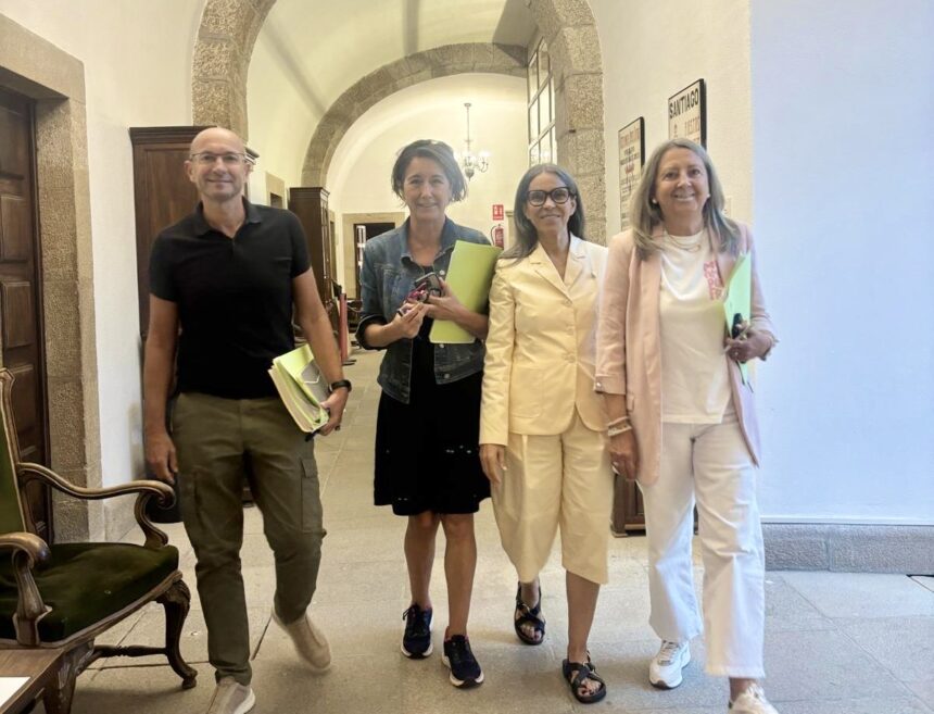 IMAXE As concelleiras Non Adscritas antes da sesion plenaria deste xoves