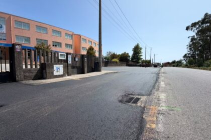 Pavimentacion aparcamento IES Leliadoura Agosto 2026 1