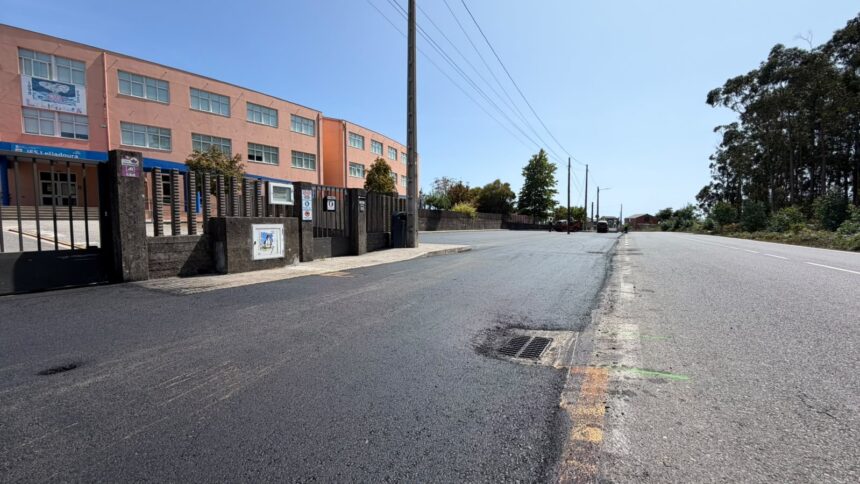 Pavimentacion aparcamento IES Leliadoura Agosto 2026 1