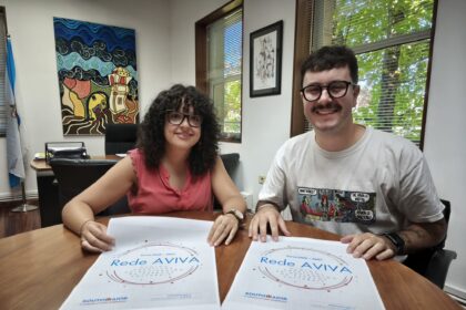 Silvia Cernandas e Gonzalo Outeiro na presentacion da Rede AVIVA