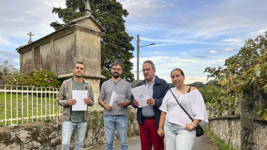 Ernesto Filgueira con outros membros do BNG en Laxoso